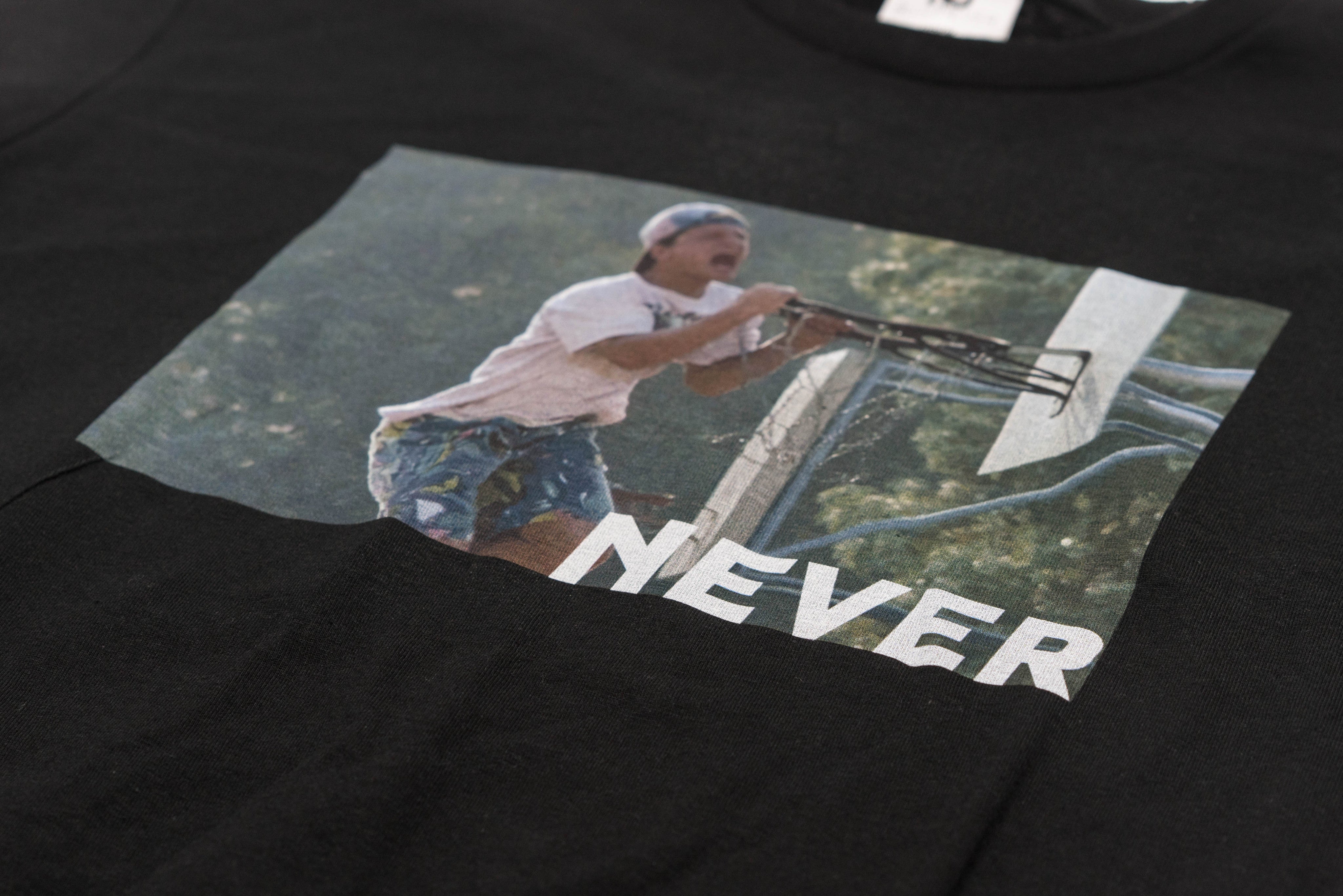 NEVER CAN'T JUMP TEE - BLACK